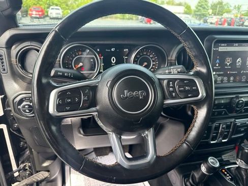 Used 2022 Jeep Gladiator Overland AWD/4WD image 18