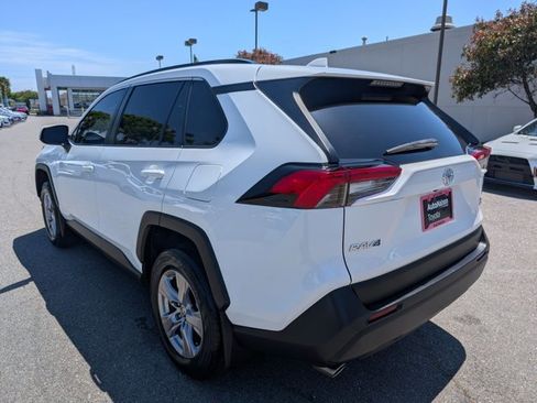 Used 2022 Toyota RAV4 XLE w/ Convenience Package AWD/4WD image 8