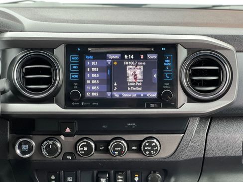 Used 2019 Toyota Tacoma TRD Sport image 16