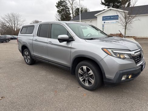 Used 2017 Honda Ridgeline RTL-T image 3