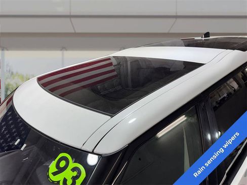 Used 2019 Land Rover Discovery SE image 11