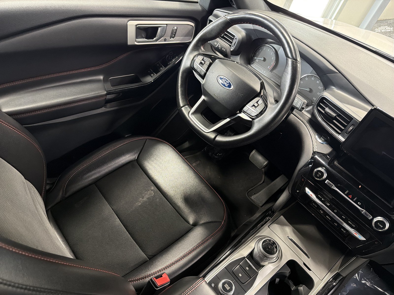Used 2022 Ford Explorer ST-Line AWD/4WD image 15