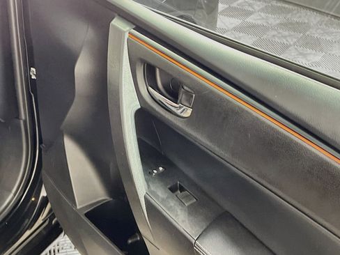 Used 2018 Toyota Corolla SE FWD image 32