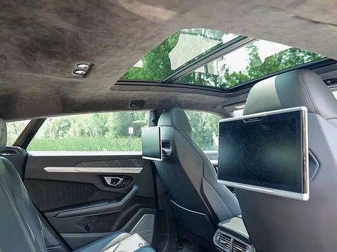 Used 2019 Lamborghini Urus AWD/4WD image 5