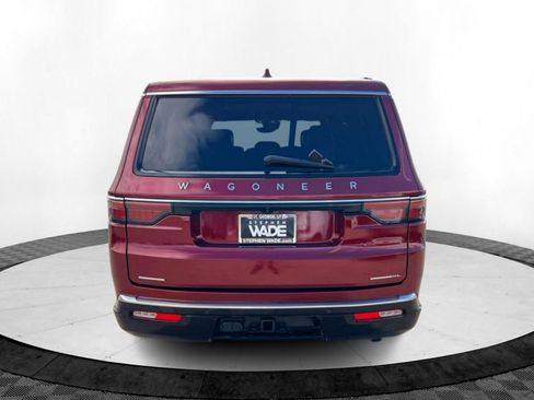 Used 2023 Jeep Wagoneer L Series II image 4