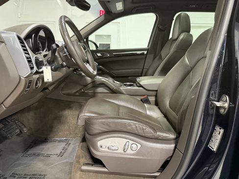 Used 2016 Porsche Cayenne AWD/4WD image 12