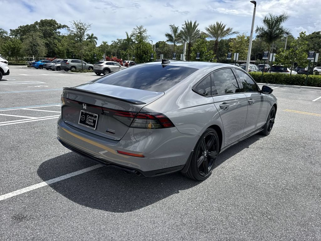 Used 2024 Honda Accord Sport image 3