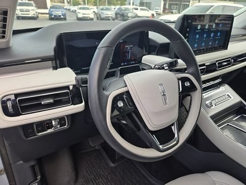 Used 2026 Lincoln Aviator 2WD w/ Jet Appearance Package image 10