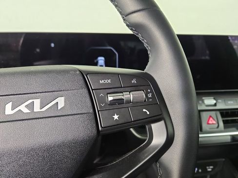Certified 2025 Kia K4 EX image 25