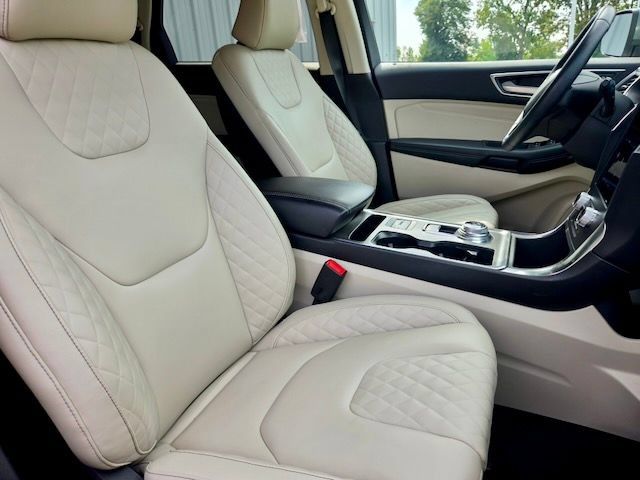 Used 2024 Ford Edge Titanium AWD/4WD image 9