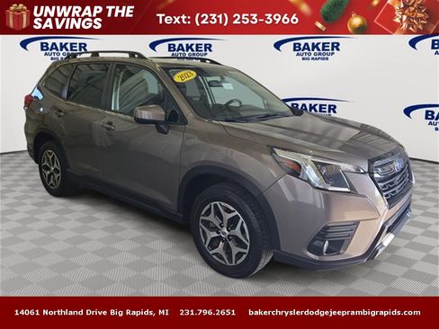Used 2023 Subaru Forester Premium image 1