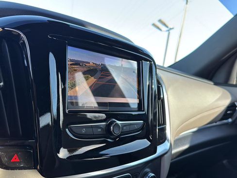 Used 2022 Chevrolet Traverse LS image 23