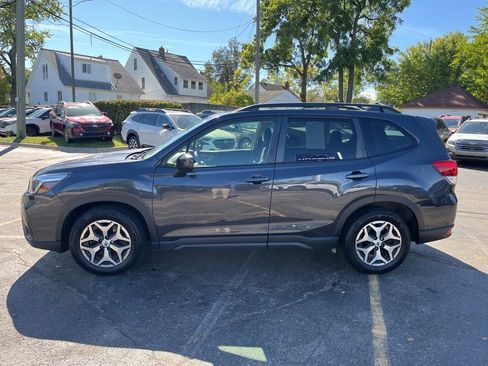 Used 2019 Subaru Forester Premium w/ All-Weather Package image 8