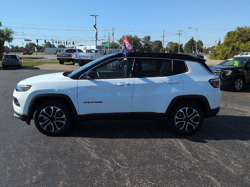 Used 2023 Jeep Compass Limited AWD/4WD image 4