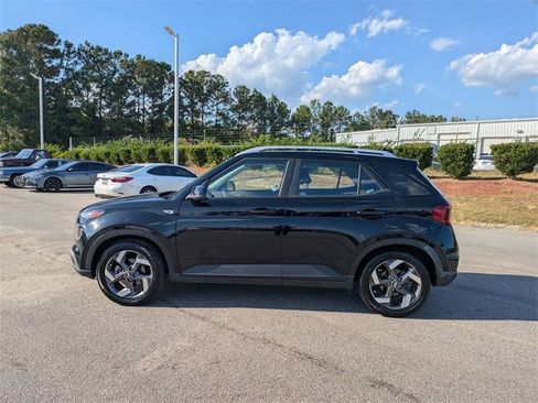 Used 2023 Hyundai Venue SEL image 6