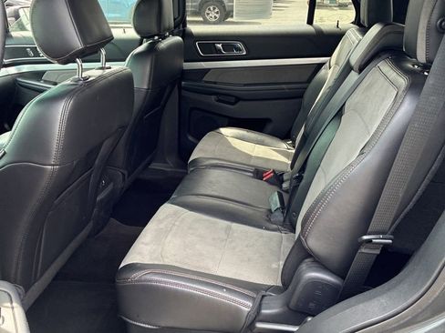 Used 2017 Ford Explorer XLT w/ Equipment Group 202A image 15