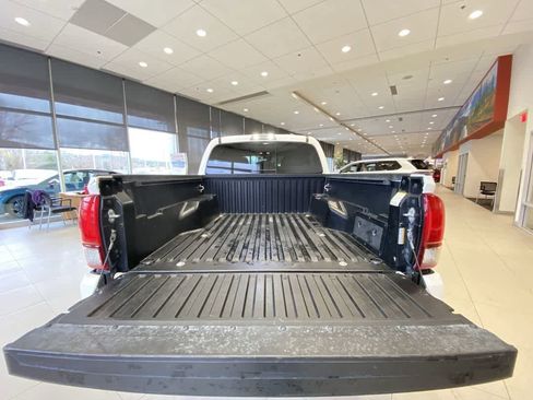 Used 2023 Toyota Tacoma SR5 w/ Technology Package AWD/4WD image 25