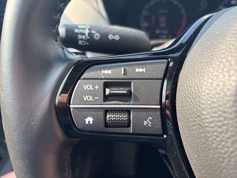 Used 2023 Honda HR-V EX-L image 16