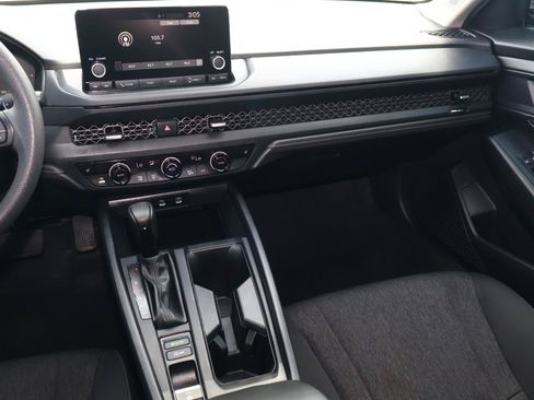 Used 2025 Honda Accord SE image 11