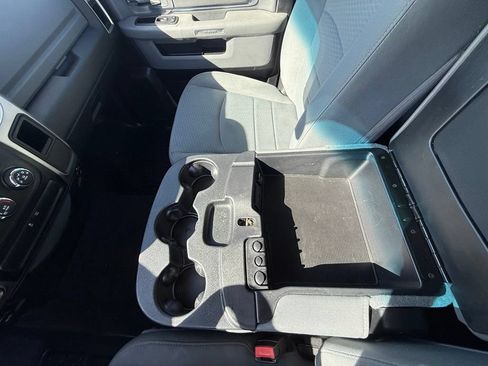 Used 2017 RAM 1500 Classic SLT AWD/4WD image 14