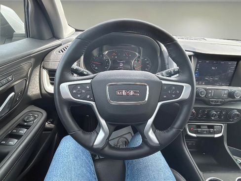 Used 2022 GMC Terrain SLT image 8