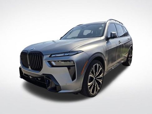 Used 2024 BMW X7 xDrive40i w/ M Sport Package AWD/4WD image 5