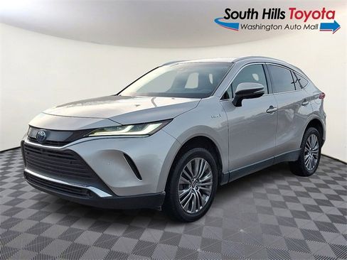 Used 2021 Toyota Venza Limited image 3