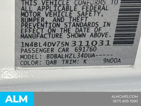 Used 2025 Nissan Altima 2.5 SV FWD image 35