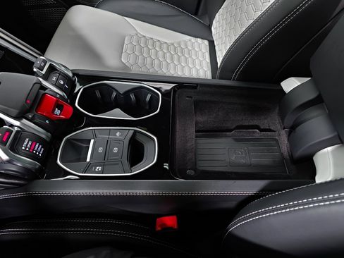 Used 2021 Lamborghini Urus image 35