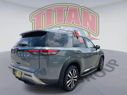 Certified 2022 Nissan Pathfinder Platinum w/ Cargo Package AWD/4WD image 3