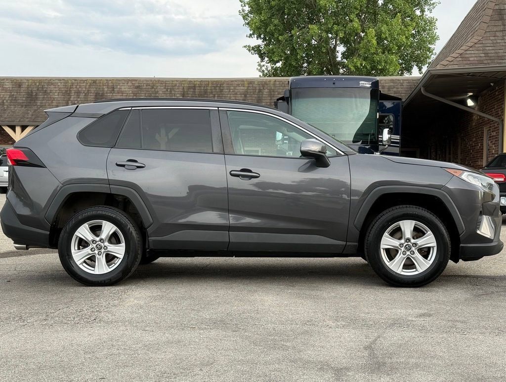 Used 2019 Toyota RAV4 XLE w/ Convenience Package AWD/4WD image 6