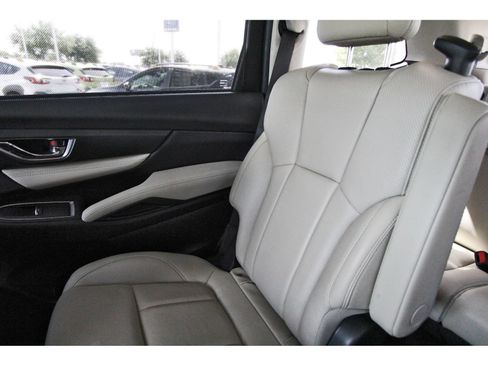 Used 2025 Subaru Ascent Limited AWD/4WD image 11