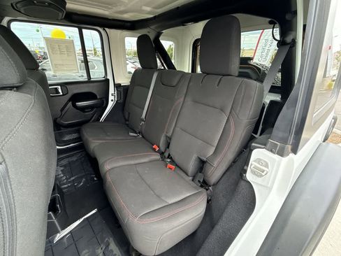 Used 2023 Jeep Wrangler Unlimited Rubicon image 12