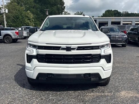 Used 2025 Chevrolet Silverado 1500 RST AWD/4WD image 2
