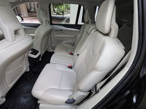 Used 2018 Volvo XC90 T6 Momentum w/ Convenience Package AWD/4WD image 30