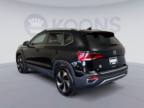Used 2024 Volkswagen Taos SE w/ Panoramic Sunroof Package AWD/4WD image 4
