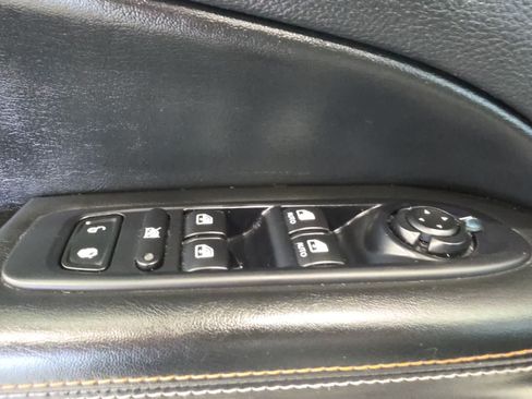 Used 2018 Jeep Compass Latitude w/ Popular Equipment Group FWD image 16