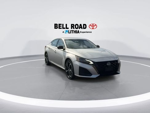 Used 2024 Nissan Altima 2.5 SR image 2