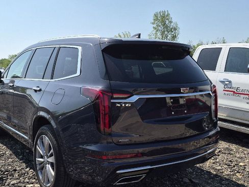 Used 2024 Cadillac XT6 Premium Luxury w/ Technology Package AWD/4WD image 4