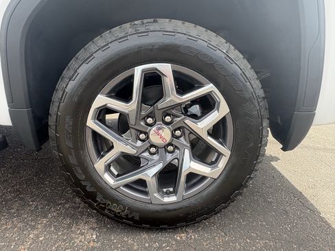 New 2026 GMC Sierra 1500 SLT w/ SLT Premium Plus Package AWD/4WD image 14