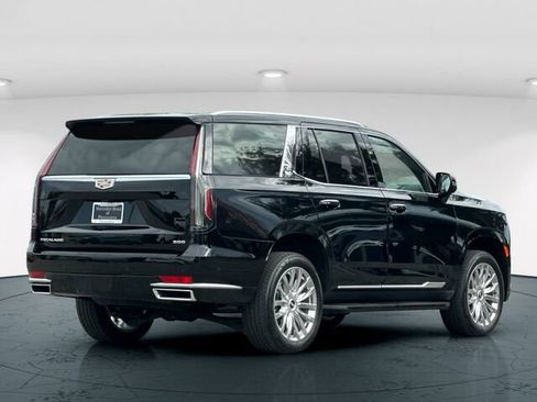 Used 2024 Cadillac Escalade Premium Luxury image 7