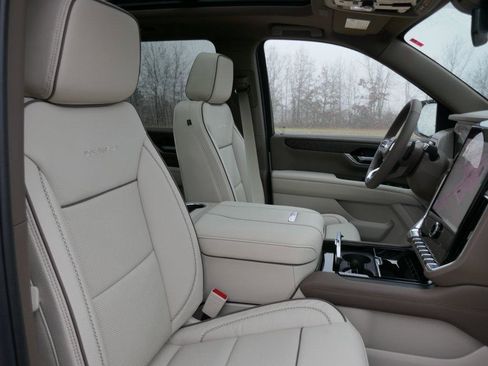 New 2026 GMC Yukon XL Denali image 9