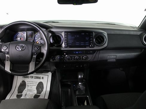 Used 2023 Toyota Tacoma TRD Off-Road image 12