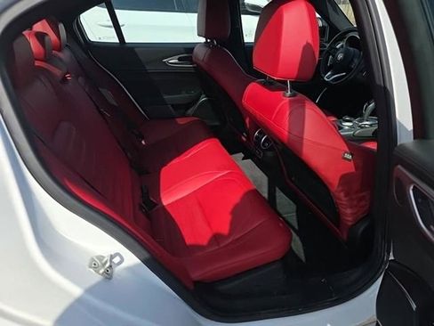 Used 2023 Alfa Romeo Giulia Veloce image 16