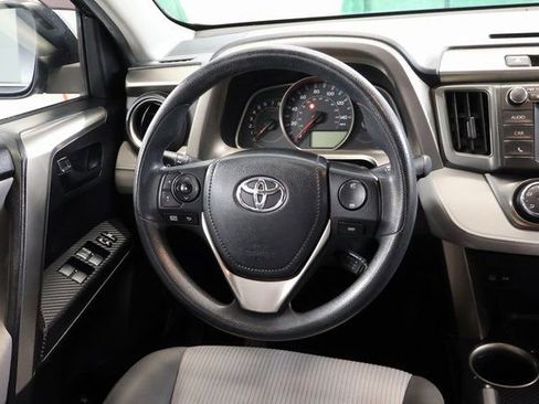 Used 2014 Toyota RAV4 LE image 12