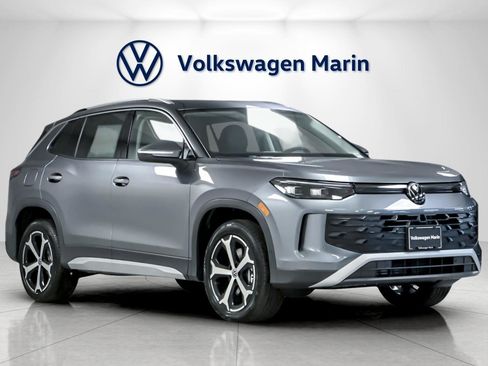 New 2026 Volkswagen Tiguan SE image 7