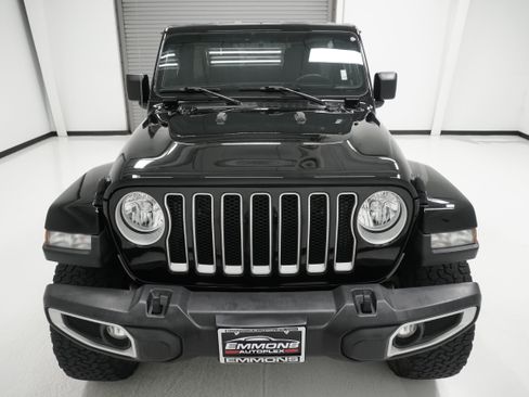 Used 2022 Jeep Wrangler Unlimited Sahara AWD/4WD image 2