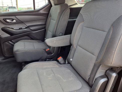 Used 2019 Chevrolet Traverse LT FWD image 7