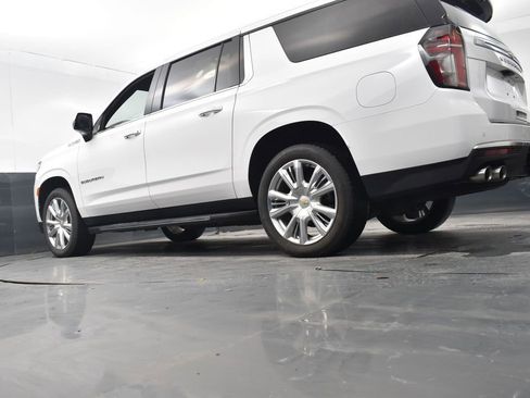 Used 2024 Chevrolet Suburban High Country image 22