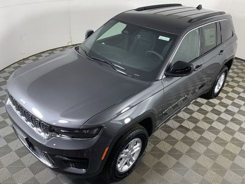 New 2025 Jeep Grand Cherokee Laredo w/ Luxury Tech Group I image 7